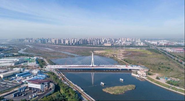 青岛市长江路北延工程墨水河大桥超高韧性混凝土STC钢桥面铺装